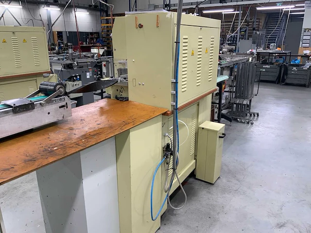 (c) 2013 bibo fca 93n automatische pons / afkortsnijmachine - afbeelding 11 van  12