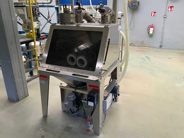(c) 2021 brabender bd-fw80 voedstation voor additieven - afbeelding 1 van  6