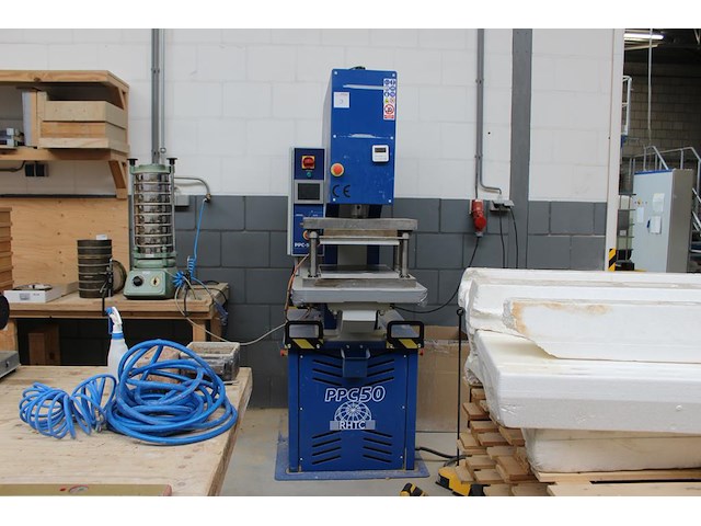 C-frame pers rhtc ppc50 met persoppervlakte 350x350mm, digitale aflezing. 50 ton. bouwjaar 2021. - afbeelding 1 van  7