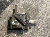 C-frame persmachine - afbeelding 16 van  17