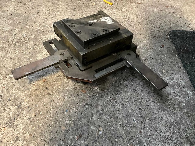 C-frame persmachine - afbeelding 17 van  17