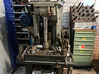 C-frame persmachine - afbeelding 4 van  17