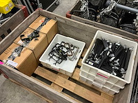 C-haken en floorstands - afbeelding 1 van  6