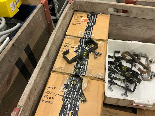 C-haken en floorstands - afbeelding 4 van  6