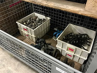 C-haken, zwenkwielen en bevestigingsmaterialen - afbeelding 1 van  8