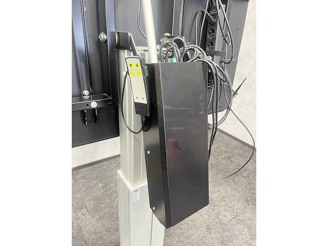 C-touch - 65" 4k interactieve touchscreen - kantelbaar - afbeelding 4 van  9