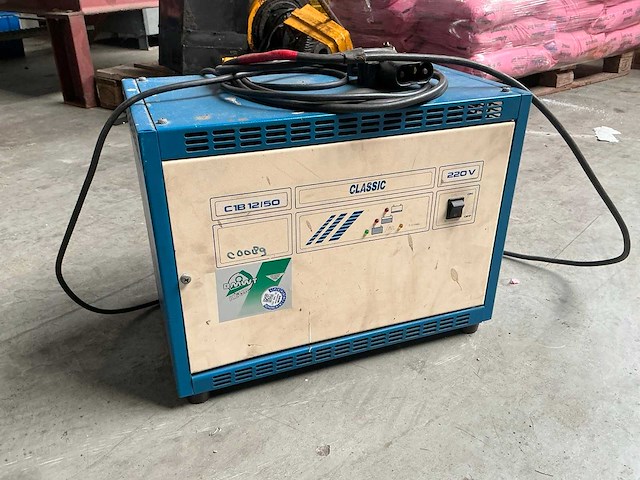 C1b12/50 acculader - afbeelding 1 van  5