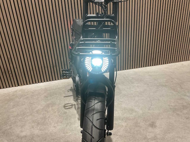 C28 paars elektrische fiets - afbeelding 37 van  59