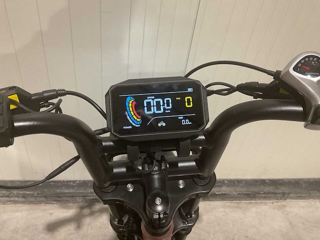 C28 roze elektrische fiets - afbeelding 53 van  69