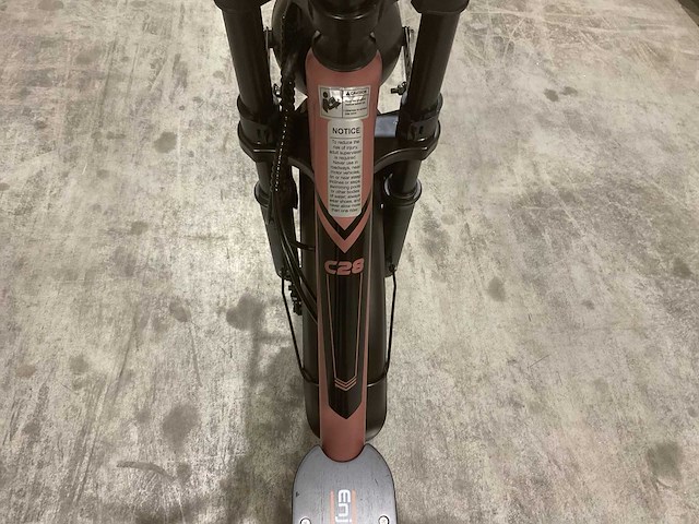 C28 roze elektrische fiets - afbeelding 4 van  13