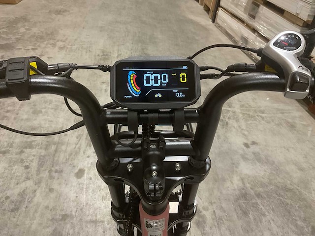C28 roze elektrische fiets - afbeelding 4 van  23