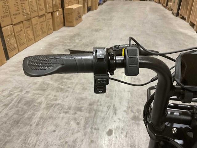 C28 zwart elektrische fiets - afbeelding 2 van  25