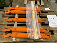C2s.70.35.400 hydrauliek cilinder (5x) - afbeelding 1 van  5