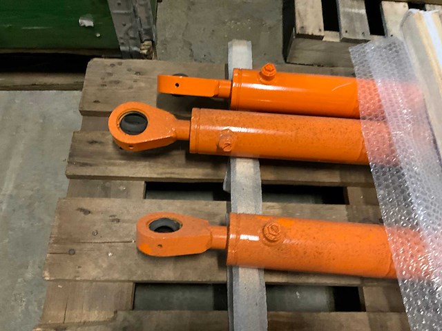 C2s.70.35.400 hydrauliek cilinder (5x) - afbeelding 4 van  5