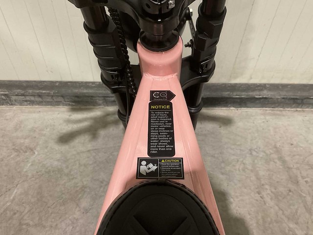 C80 mini roze elektrische fiets - afbeelding 4 van  46
