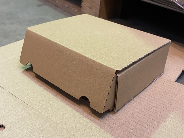 Ca. 1000x stansdozen 168x139x56mm, bruin - afbeelding 2 van  3