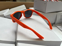Ca. 1000x zonnebril wayfarer model oranje - afbeelding 3 van  4