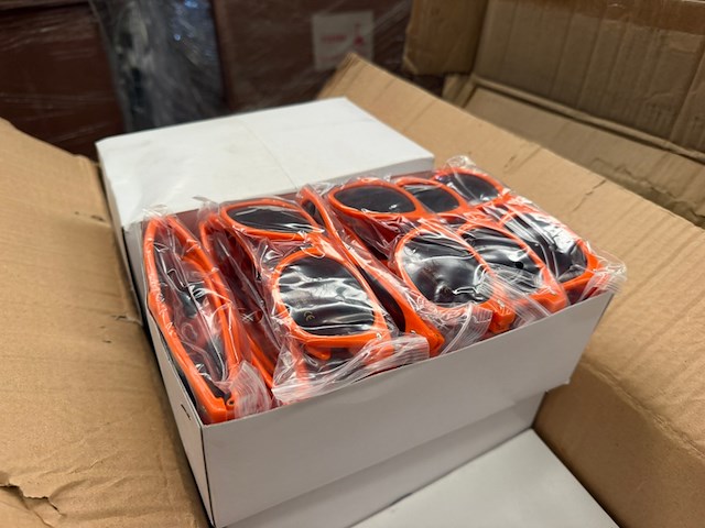 Ca. 1000x zonnebril wayfarer model oranje - afbeelding 1 van  3