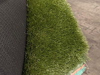 Ca. 100m2 kunstgras, 38 mm hoog, groen - afbeelding 3 van  4