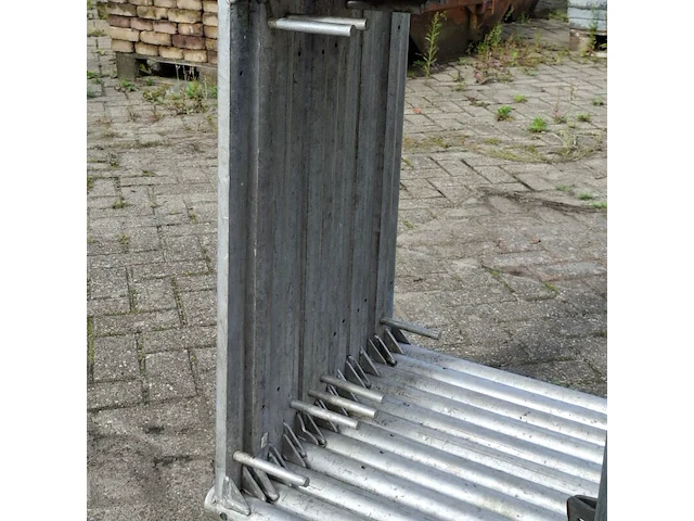 Ca. 100m2 renovatiesteiger, layher, blitz - afbeelding 2 van  54
