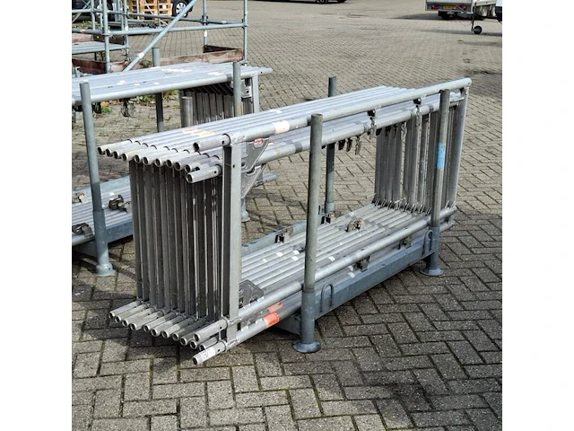 Ca. 100m2 renovatiesteiger, layher, blitz - afbeelding 3 van  54