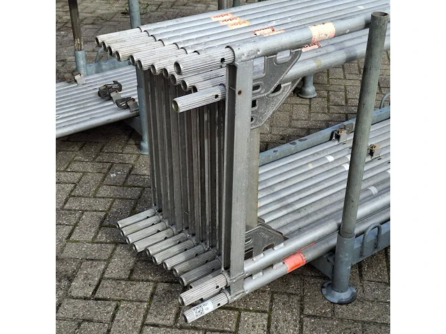 Ca. 100m2 renovatiesteiger, layher, blitz - afbeelding 9 van  54
