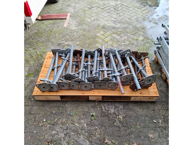 Ca. 100m2 renovatiesteiger, layher, blitz - afbeelding 14 van  54