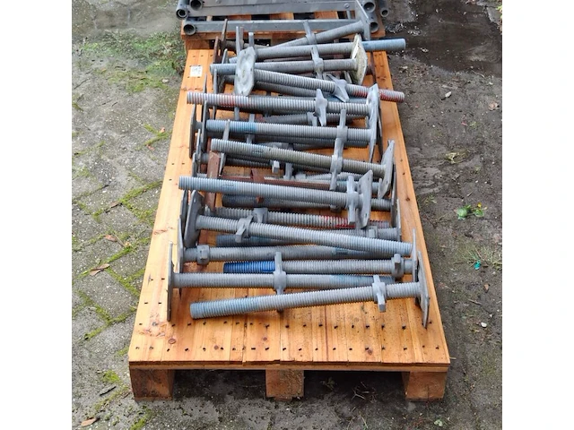 Ca. 100m2 renovatiesteiger, layher, blitz - afbeelding 15 van  54