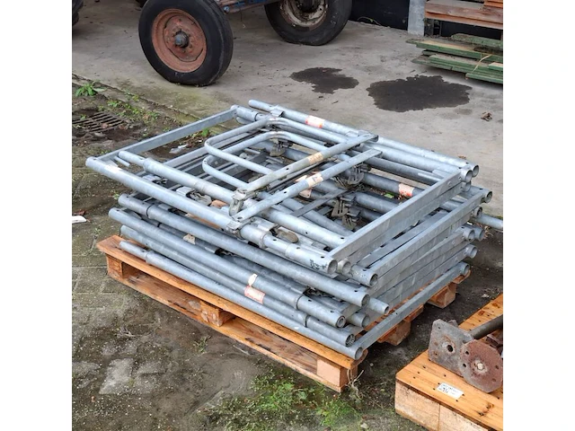 Ca. 100m2 renovatiesteiger, layher, blitz - afbeelding 41 van  54