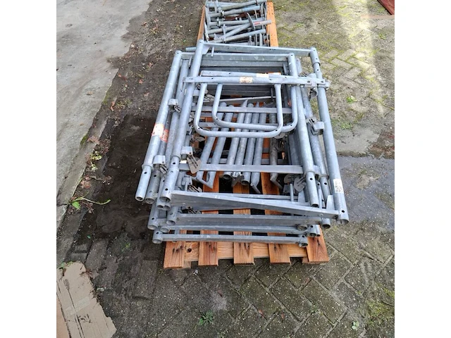 Ca. 100m2 renovatiesteiger, layher, blitz - afbeelding 43 van  54