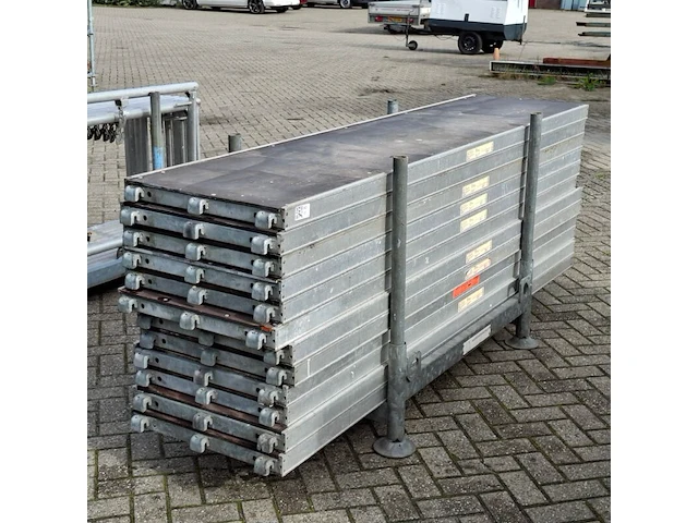 Ca. 100m2 renovatiesteiger, layher, blitz - afbeelding 44 van  54