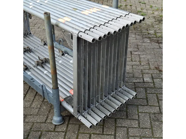 Ca. 100m2 renovatiesteiger, layher, blitz - afbeelding 52 van  54