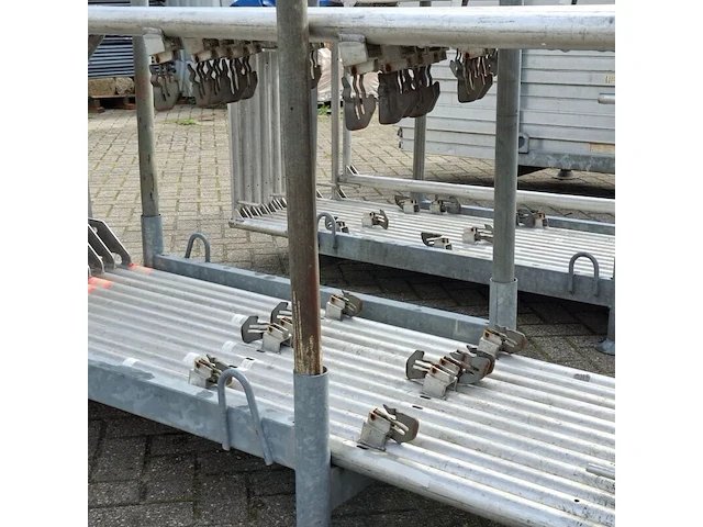 Ca. 100m2 renovatiesteiger, layher, blitz - afbeelding 53 van  54