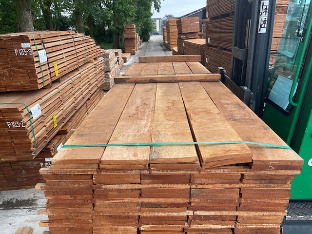 Ca. 100x angelim pedra beschoeiingsplanken, 20x200mm, lengte 30/300cm, 8/350cm, 40/400cm, 15/500cm, 7/550cm - afbeelding 1 van  3
