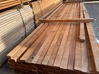 Ca. 100x angelim pedra onderliggers fijnbezaagd, 40x60mm, lengte 465cm