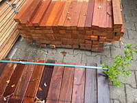 Ca. 100x angelim pedra regels fijnbezaagd, 40x60mm, lengte 465cm - afbeelding 3 van  3