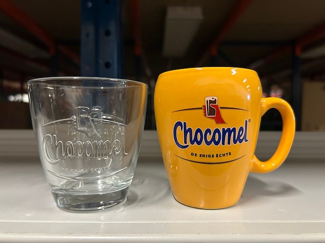 Ca. 100x chocomel mokken/glazen - afbeelding 1 van  6