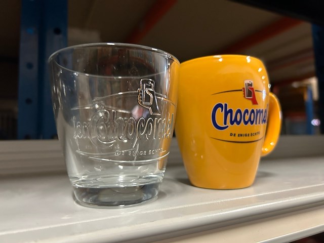 Ca. 100x chocomel mokken/glazen - afbeelding 2 van  6