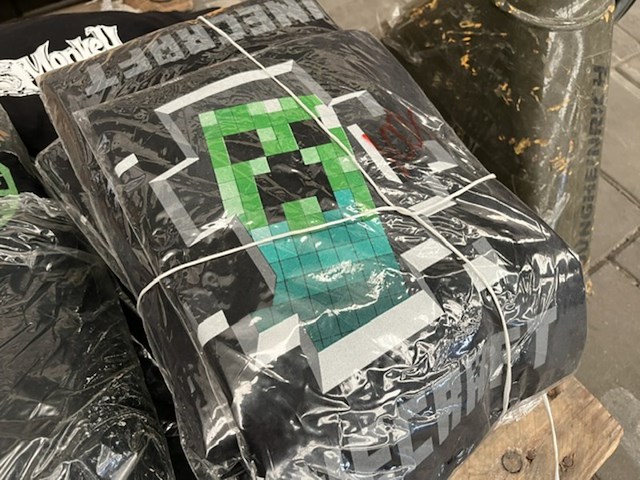 Ca. 100x diverse t-shirts - afbeelding 4 van  8