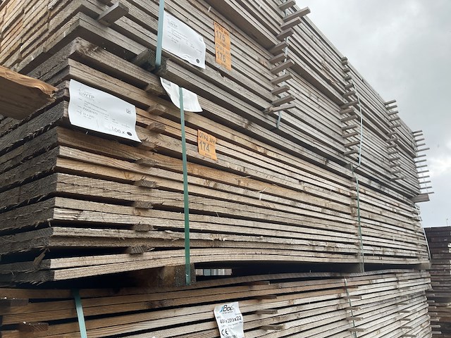 Ca. 100x douglas planken fijnbezaagd, 22x200mm, lengte 400cm - afbeelding 4 van  4