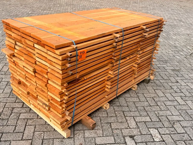 Ca. 100x douglas planken fijnbezaagd, 30x200mm, lengte 200cm - afbeelding 2 van  3