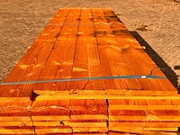 Ca. 100x douglas planken fijnbezaagd, 30x200mm, lengte 300cm