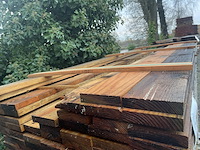 Ca. 100x douglas planken fijnbezaagd, 31x150mm, lengte 300cm - afbeelding 1 van  3