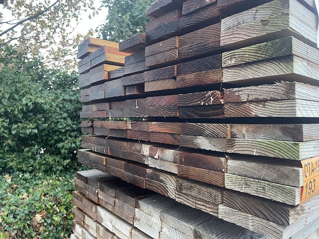 Ca. 100x douglas planken fijnbezaagd, 31x150mm, lengte 300cm - afbeelding 3 van  3