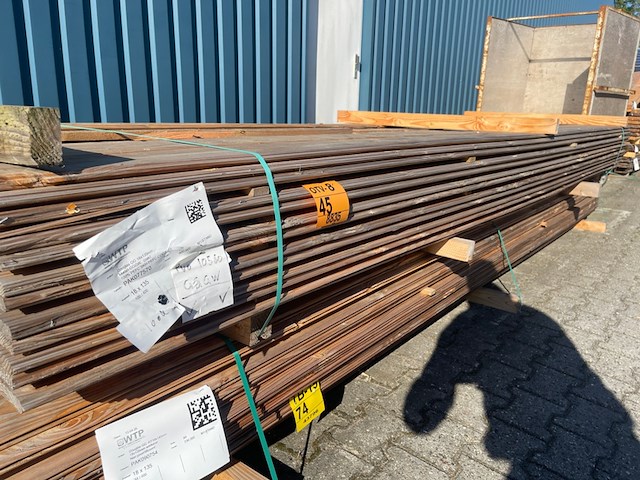 Ca. 100x douglas veer en groef, 18x135mm, lengte 400cm - afbeelding 2 van  3