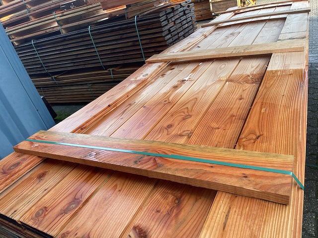 Ca. 100x douglas zweeds rabat, 21x190mm, lengte 400cm - afbeelding 1 van  3