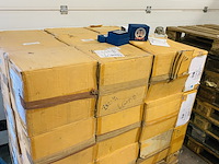 Ca. 100x glazen kubus in luxe verpakking - afbeelding 1 van  4