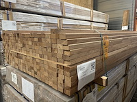 Ca. 100x guyana teak latten geschaafd gevingerlast, 27x45mm, lengte 400cm - afbeelding 4 van  4