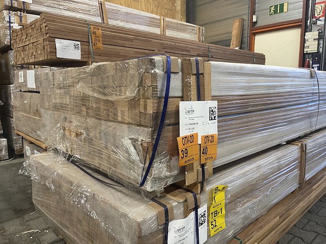 Ca. 100x guyana teak regels geschaafd gevingerlast, 40x60mm, lengte 395cm - afbeelding 4 van  4