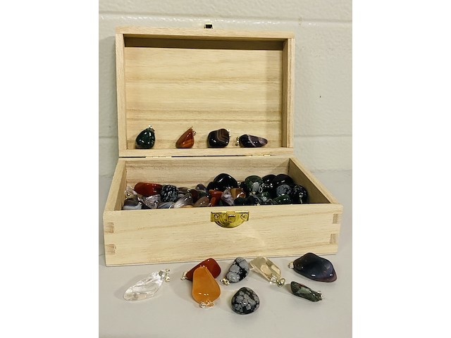 Ca. 100x hangertjes gemengd - afbeelding 1 van  4